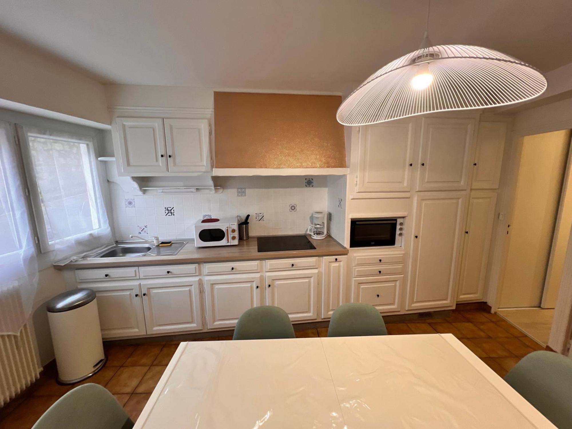 Appartement Rdc 9 Personnes, 2 Chambres, Wifi, Proche Du Centre Ла Бурбул Екстериор снимка