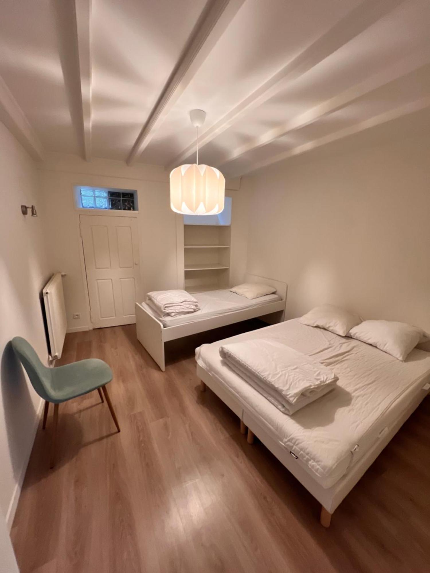Appartement Rdc 9 Personnes, 2 Chambres, Wifi, Proche Du Centre Ла Бурбул Екстериор снимка